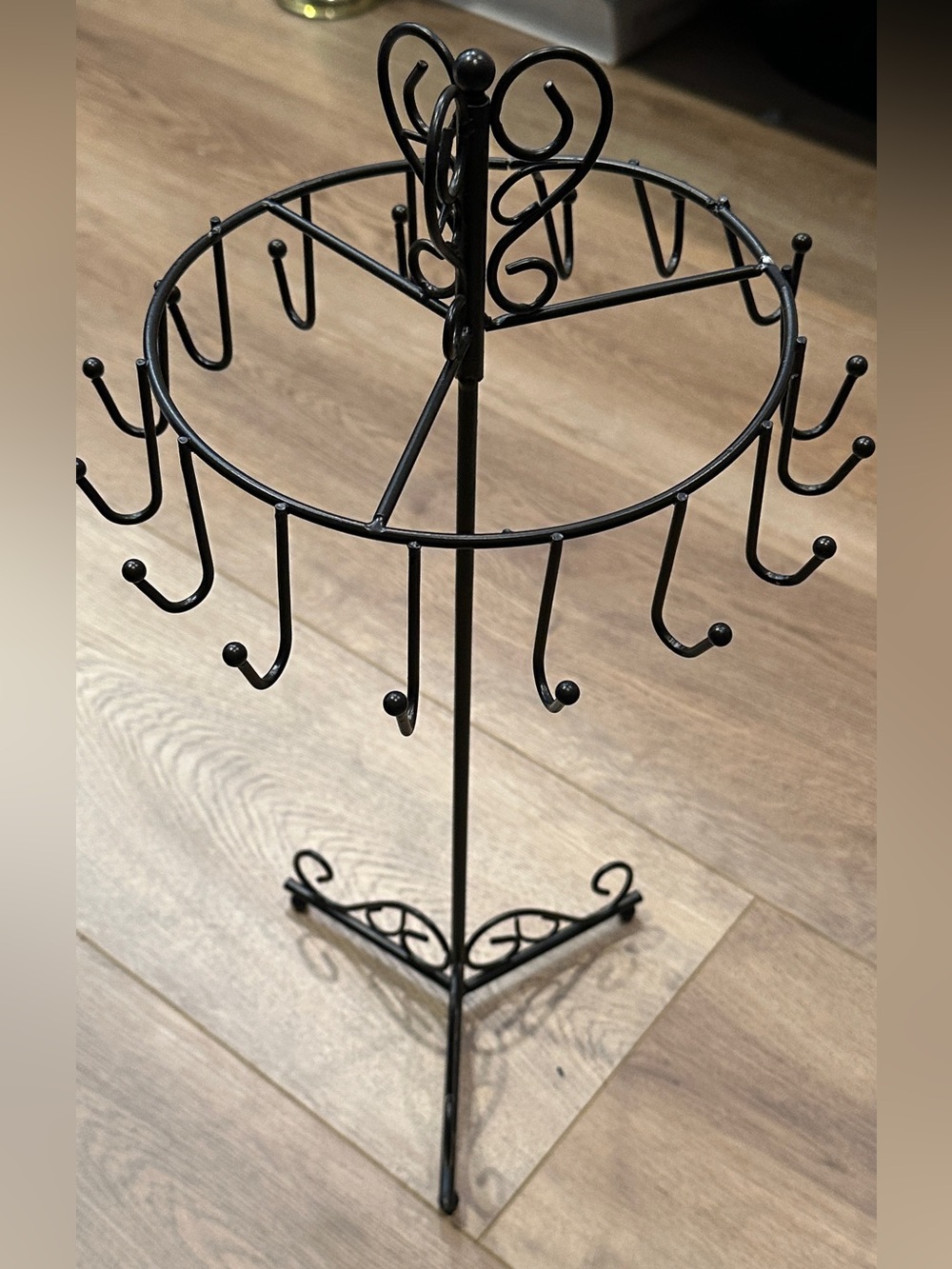Beautiful Rotating Metal Jewelry Tree with Multiple Hooks, Black, 16 Hooks